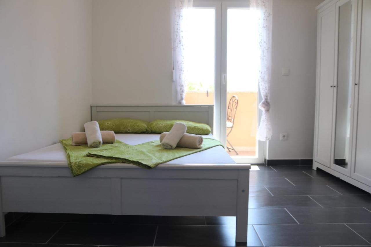 Apartment Matic Vrsi Exteriör bild